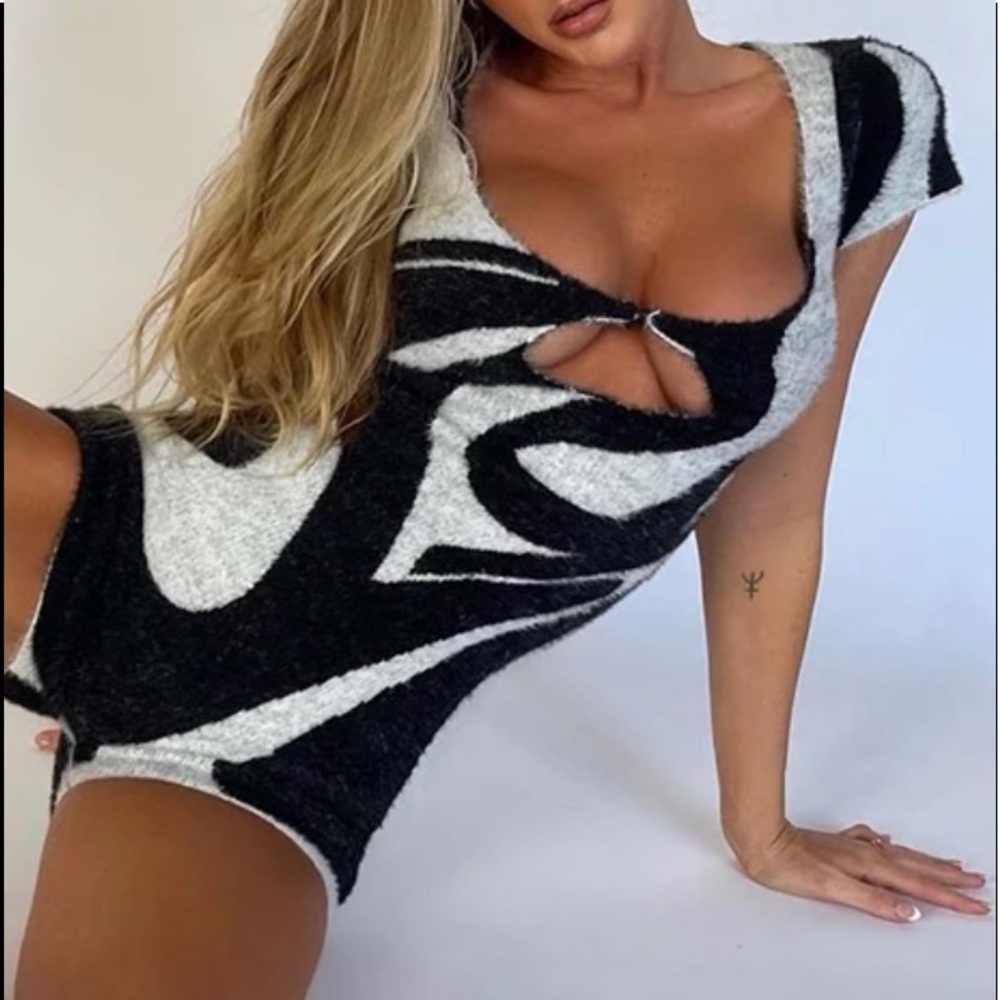 Black Mica Spring Cotton Knit Pekaboo Black + White Romper, Jaded Playsuit - Picture 7 of 12